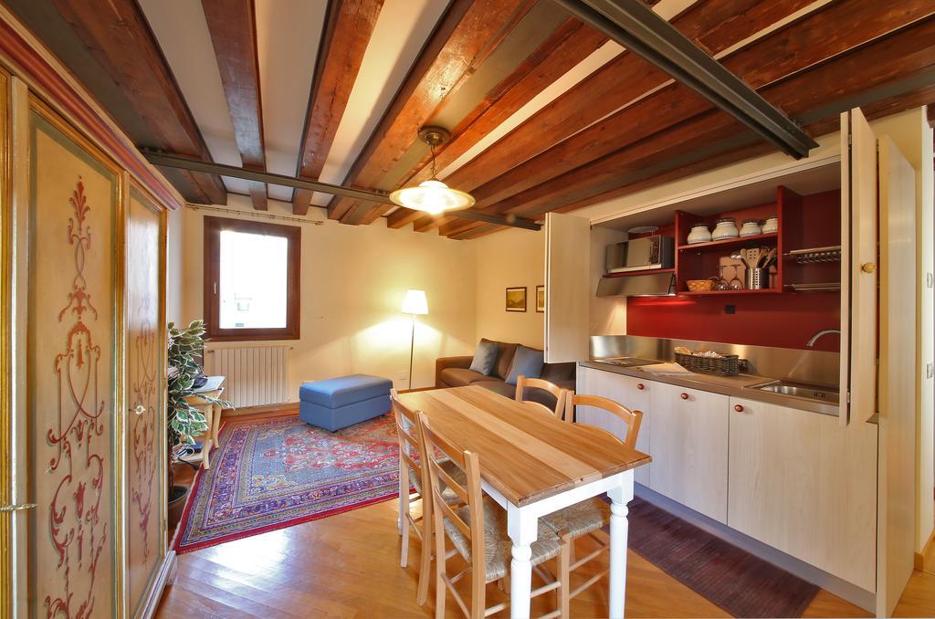 Appartamenti Inside Palazzo Foscarini Velence Kültér fotó