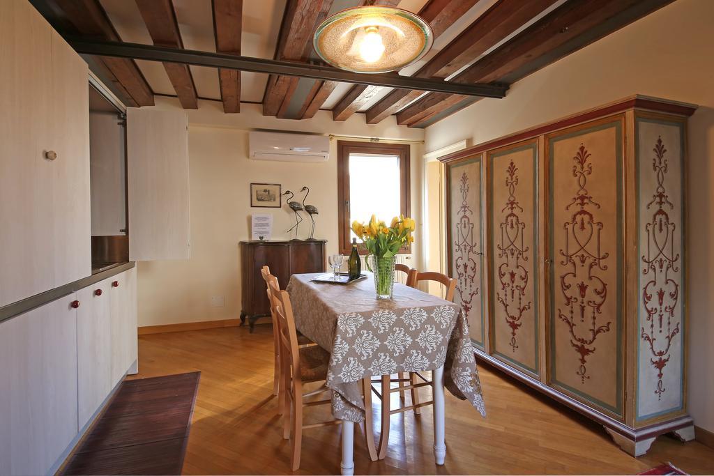 Appartamenti Inside Palazzo Foscarini Velence Kültér fotó