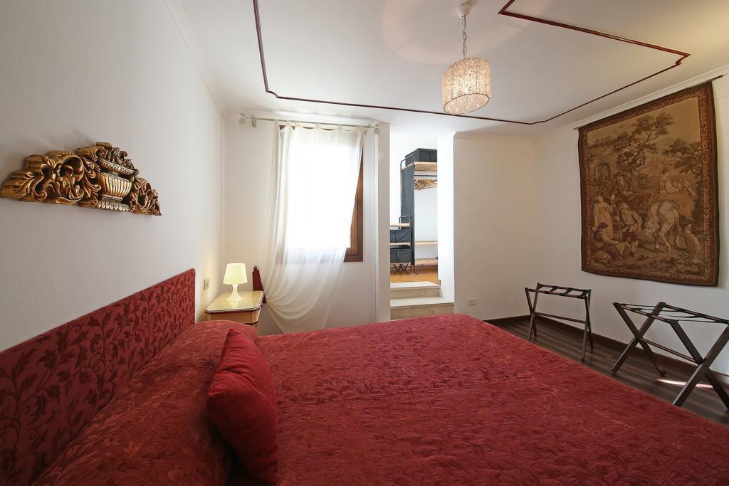 Appartamenti Inside Palazzo Foscarini Velence Kültér fotó