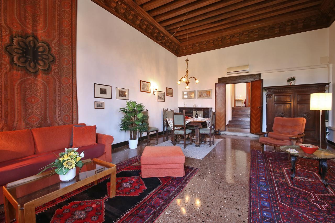 Appartamenti Inside Palazzo Foscarini Velence Kültér fotó